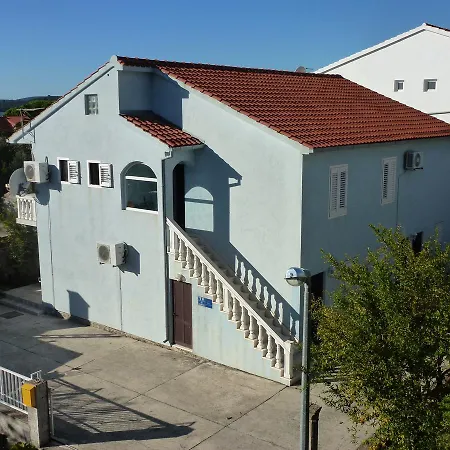 The Modern Equipped Holiday Is Located In An House.